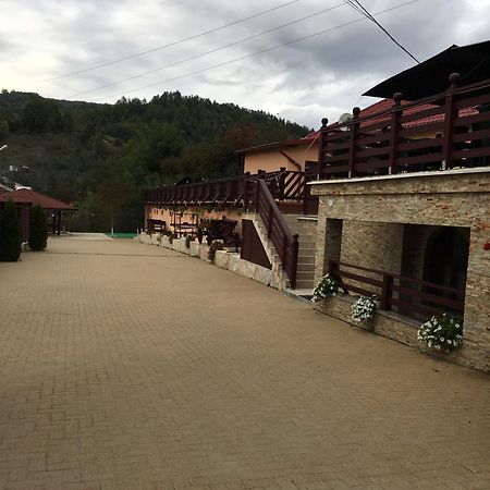 Pridvorul Haiducilor Slanic Moldova Exterior photo
