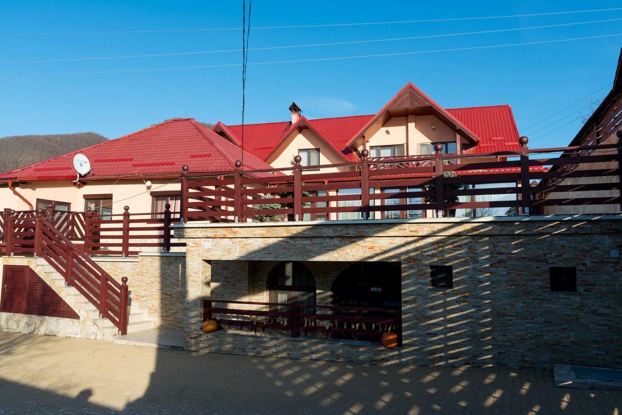 Pridvorul Haiducilor Slanic Moldova Exterior photo