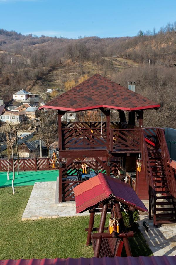 Pridvorul Haiducilor Slanic Moldova Exterior photo
